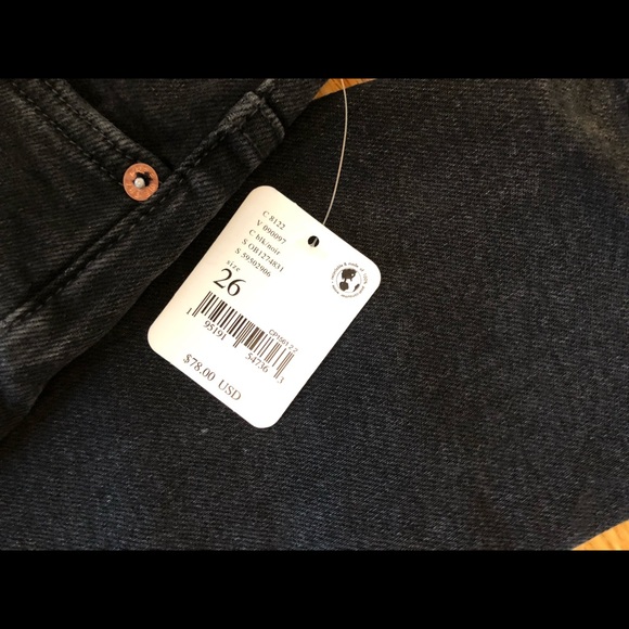 We the Free Distressed Jeans - Picture 6 of 9